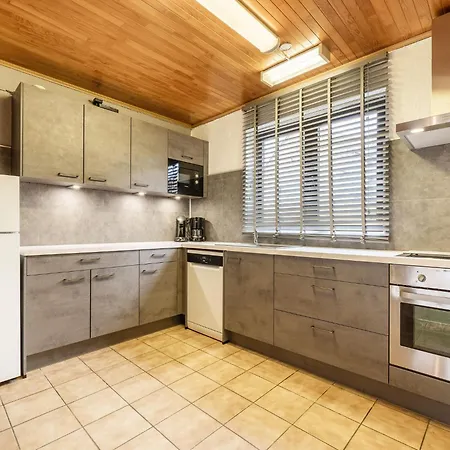 In Close To Rochefort, Cleaning Included Holiday home Lessive