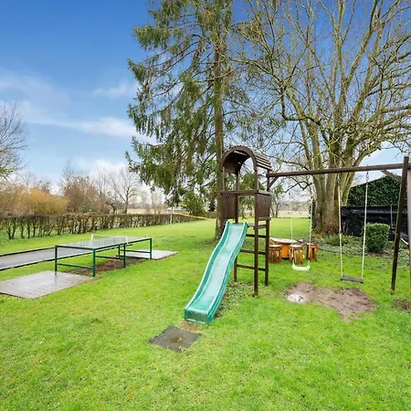 Holiday home In Close To Rochefort, Cleaning Included Lessive