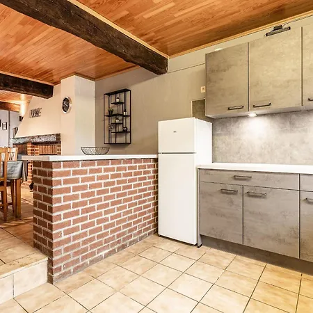 Peaceful Farmhouse, Lessive, Cleaning Included Holiday home